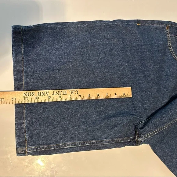 Tommy Hilfiger Men Size 33 Jean Short Pants - Picture 2 of 10